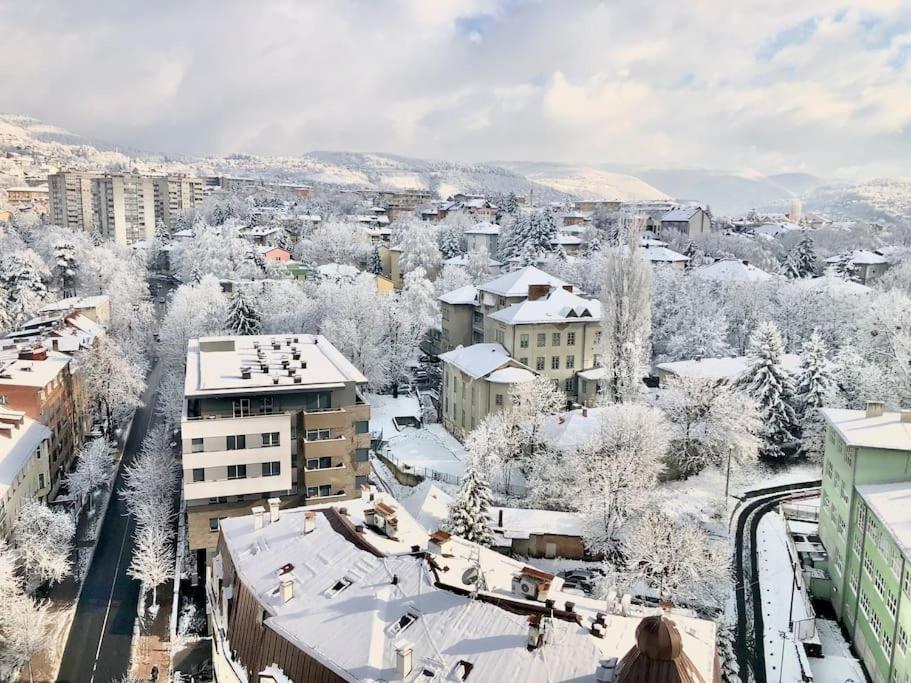 2 Bedroom Penthouse In City Center, Free Parking Sarajevo Exterior photo