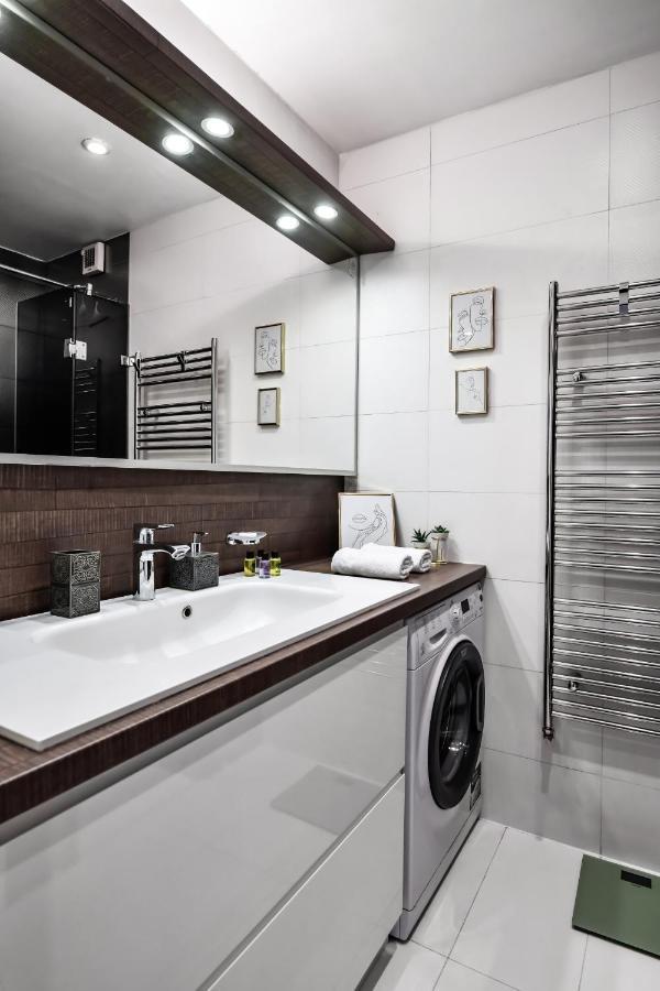 2 Bedroom Penthouse In City Center, Free Parking Sarajevo Exterior photo