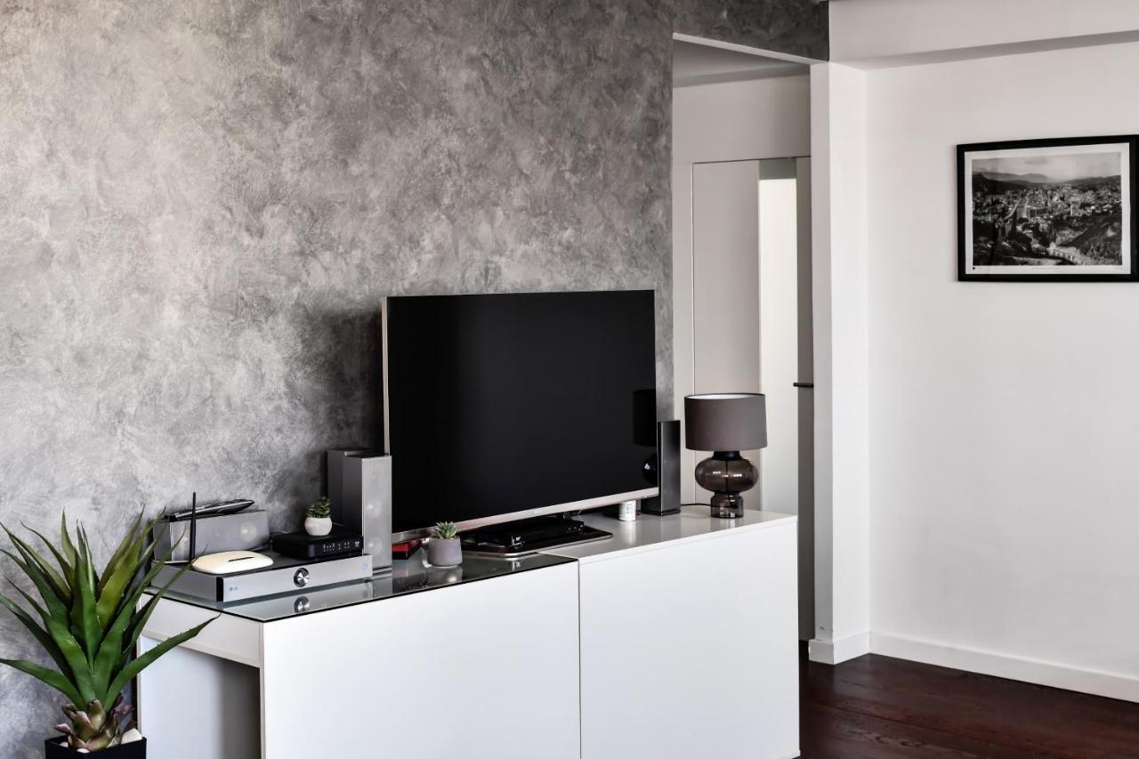 2 Bedroom Penthouse In City Center, Free Parking Sarajevo Exterior photo